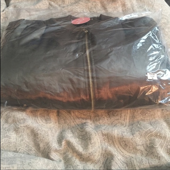 PM EDITOR PICK/HP! ARMY GREEN PUFFER BOMBER JACKET - Picture 4 of 8